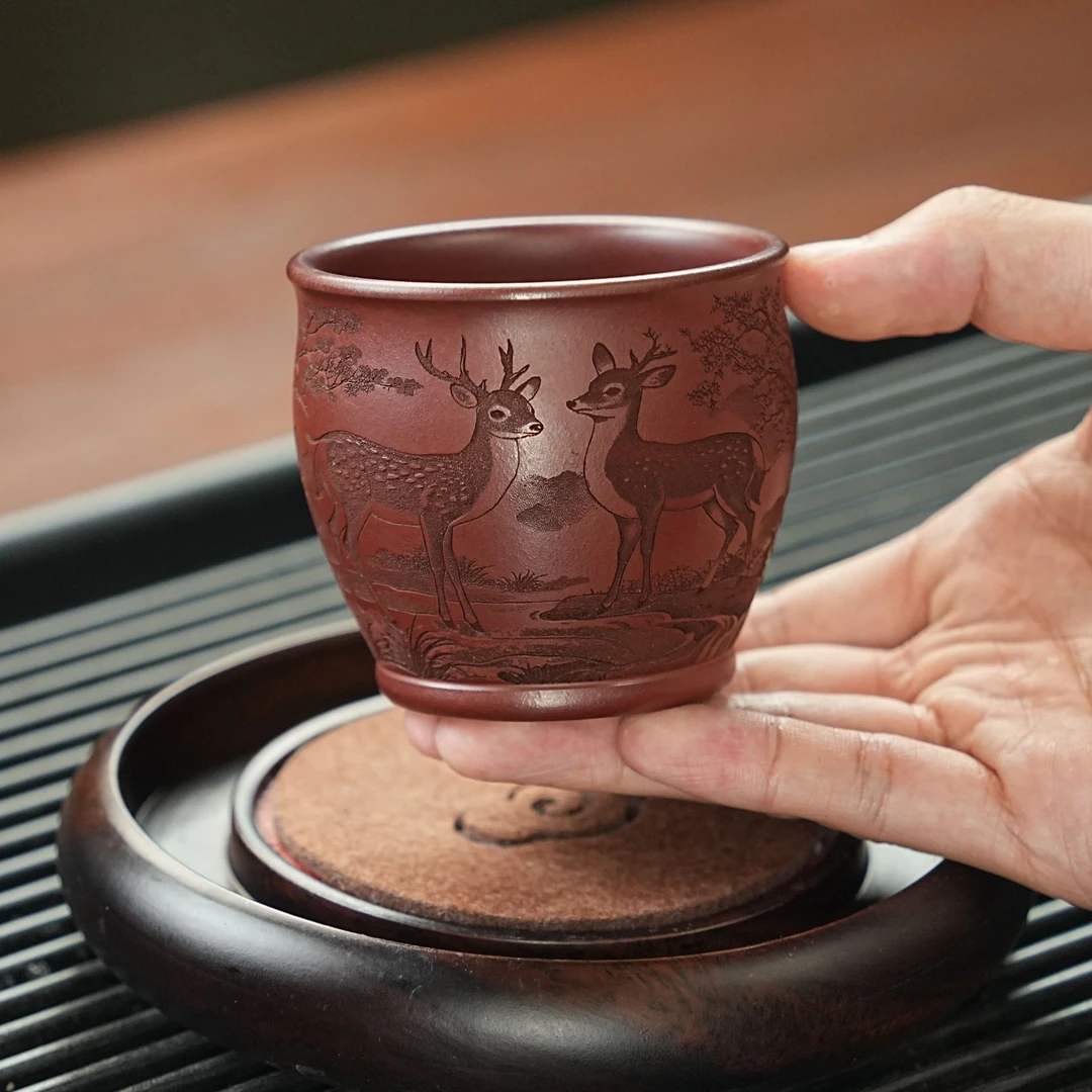 宜兴正宗原矿紫砂龙血砂纯手工刻绘福禄山水高档紫砂主人杯 NX