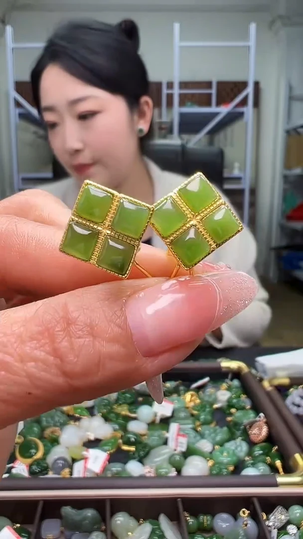 颈饰银S925镶嵌和田玉（多样性发货.发其一)12.15.84