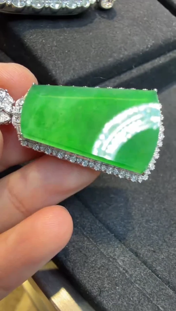 吊坠(不含链)18K金镶嵌翡翠多样性团购发一件