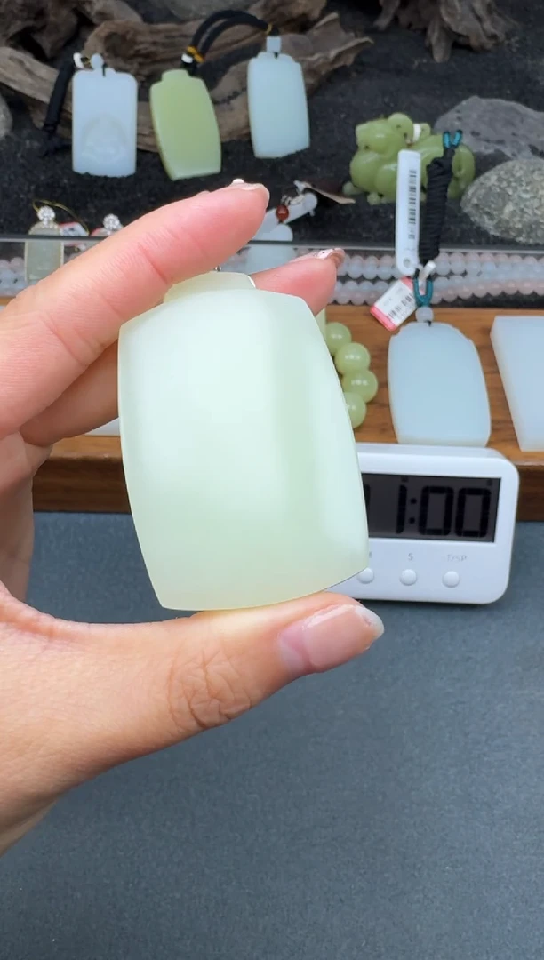 颈饰未镶嵌和田玉3