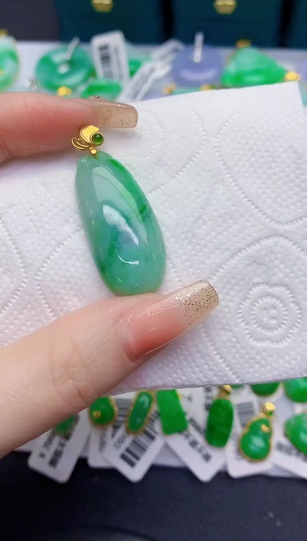 颈饰未镶嵌翡翠缅甸天然翡翠A货