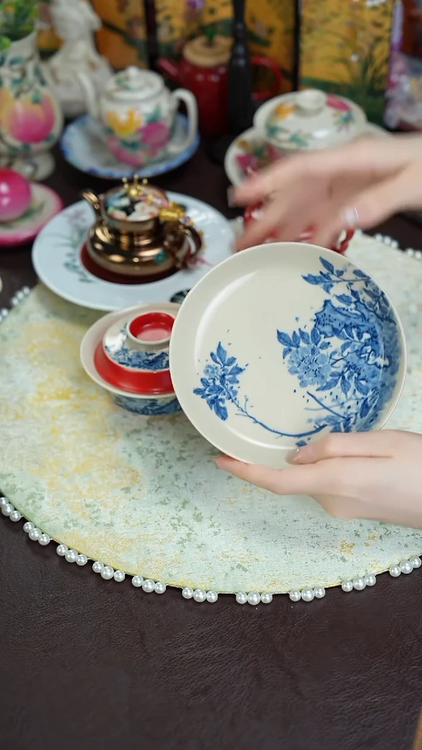 景德镇手工手绘釉下青花雨香斋宫墙红壶承