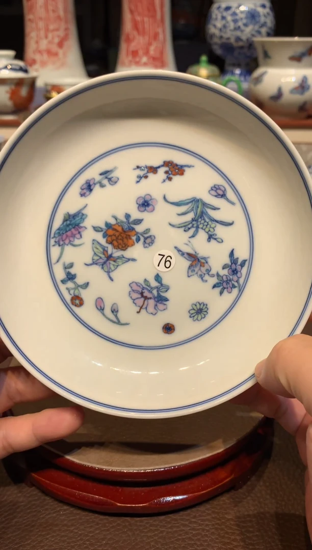 摆**鱼75斗彩壶承微瑕·