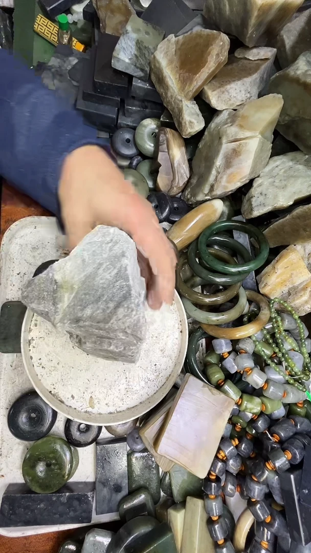 未镶嵌和田玉珠宝半成品毛料