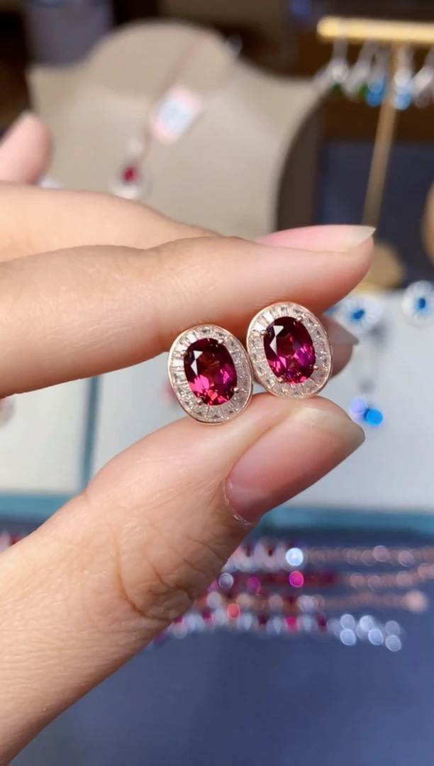 银S925镶嵌耳钉石榴石天然镁铝