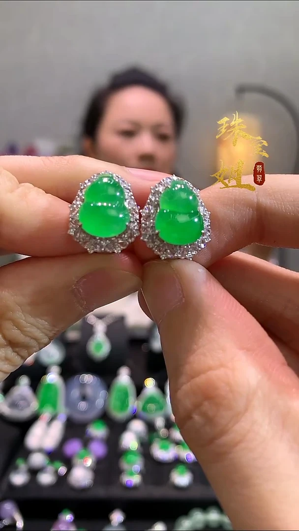 18K金镶嵌翡翠耳饰耳饰