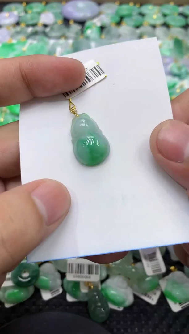 颈饰18K金镶嵌翡翠天然缅甸翡翠A货