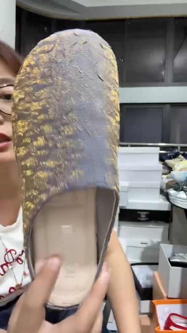 波蓝纹包头托39码