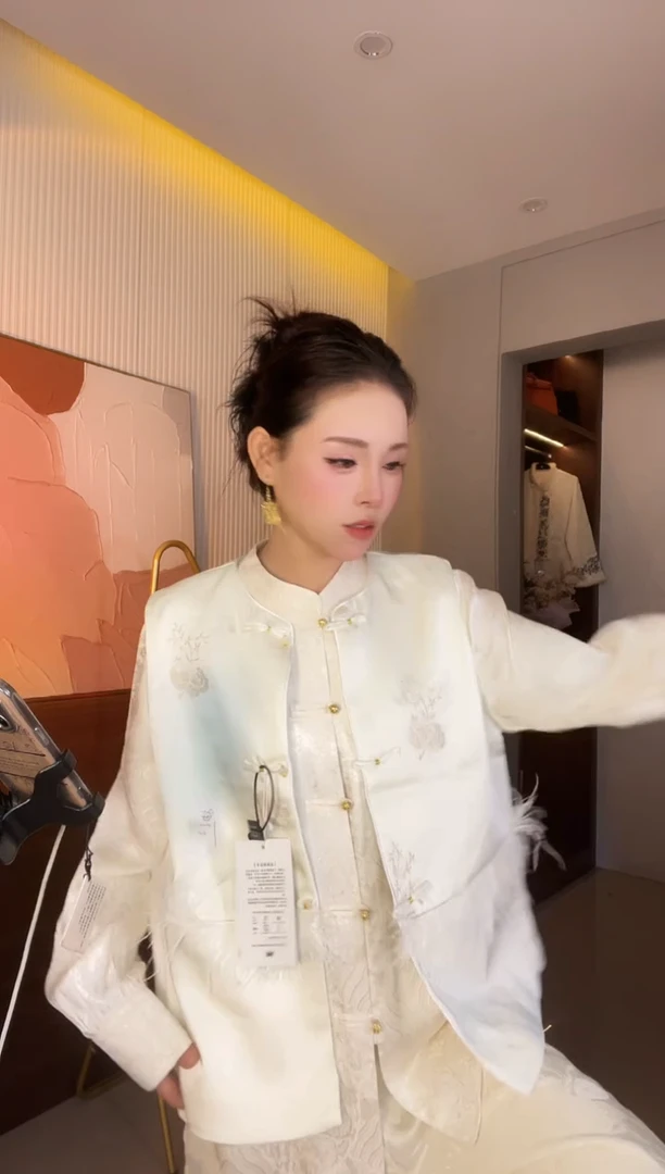 15991 F 马甲 穿到110  微瑕已告知 无售后