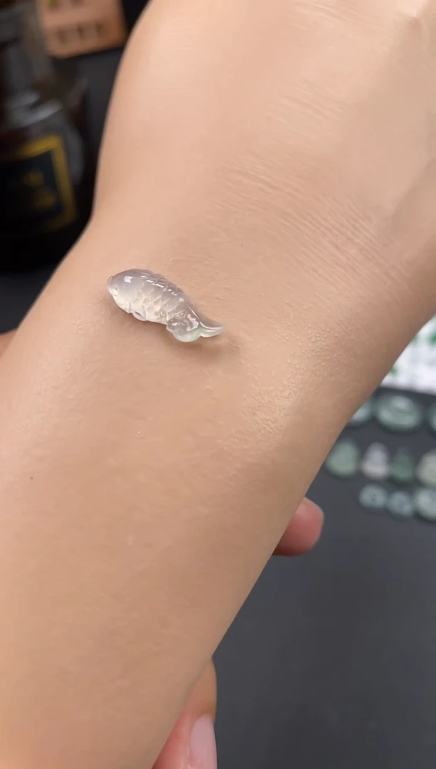 翡翠未镶嵌颈饰翡翠冰种裸石