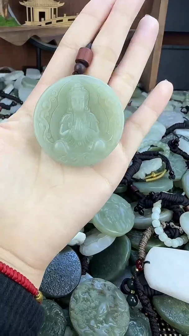 颈饰未镶嵌和田玉1