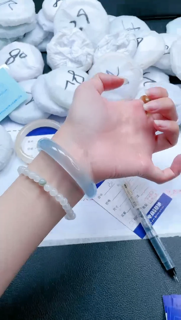 【闪购商品】石英质玉手镯未镶嵌 冰冰蓝手镯-55