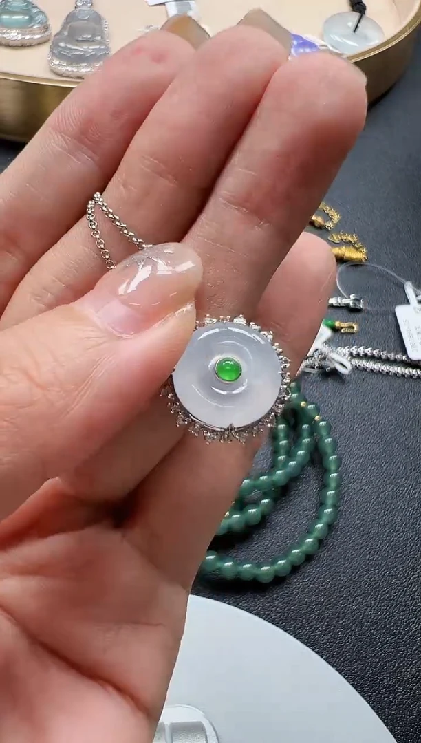 颈饰18K金镶嵌翡翠KDF1009-122