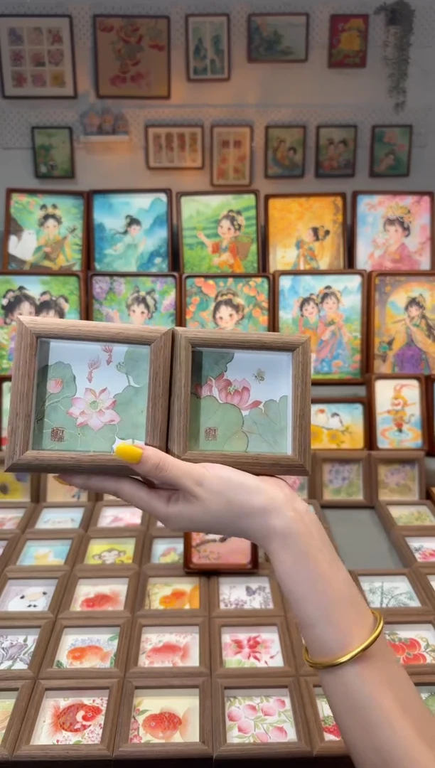 国画荷花小金鱼 荷花小蜜蜂 一组11