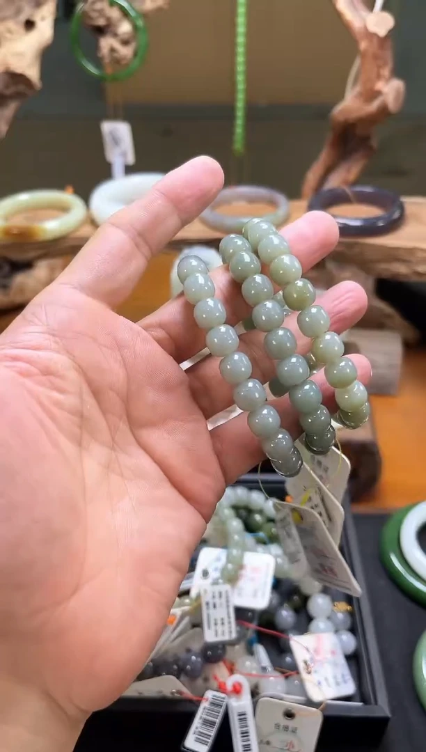 手串未镶嵌和田玉卡10且末吐拉牧场老型 多样性发一