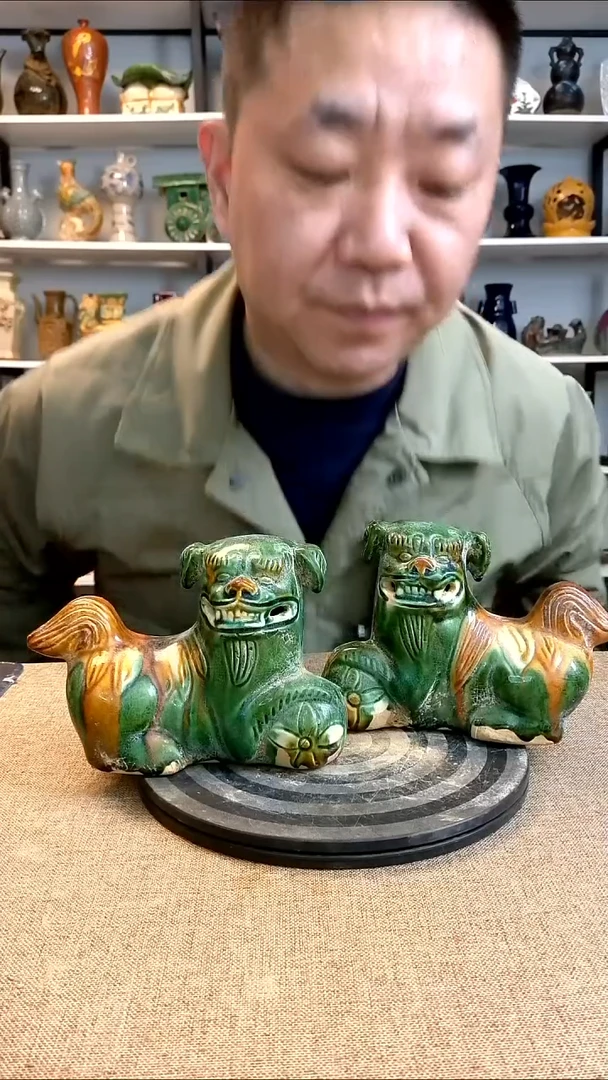 新经典一对精美复古风格瓷器