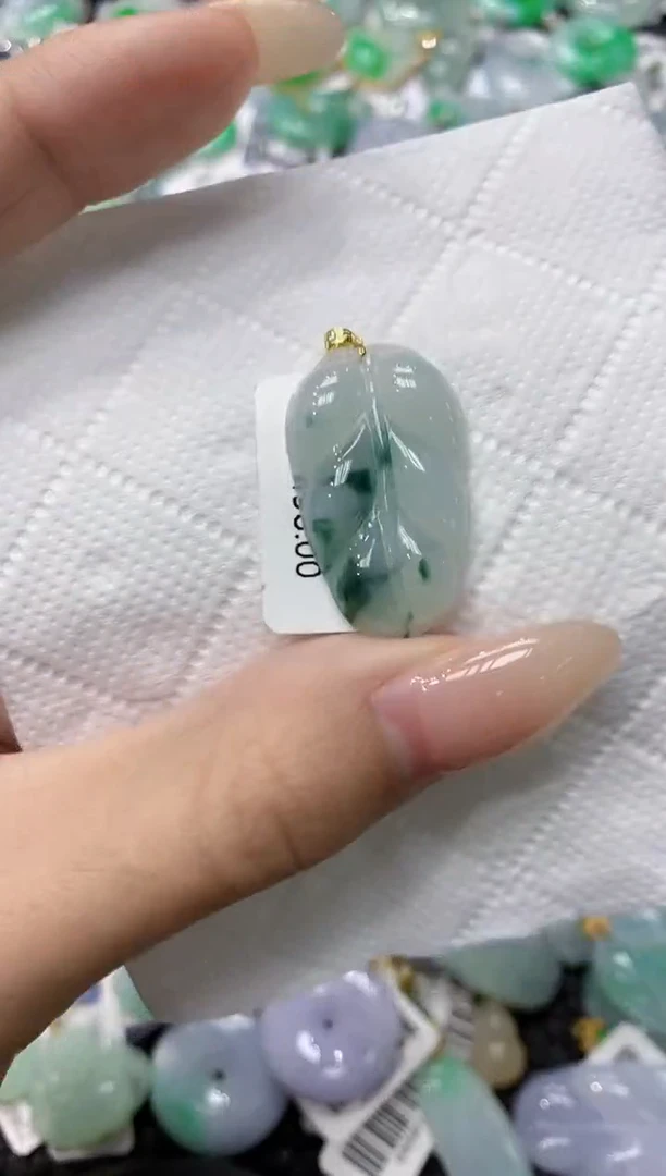 翡翠18K金镶嵌颈饰111111111111