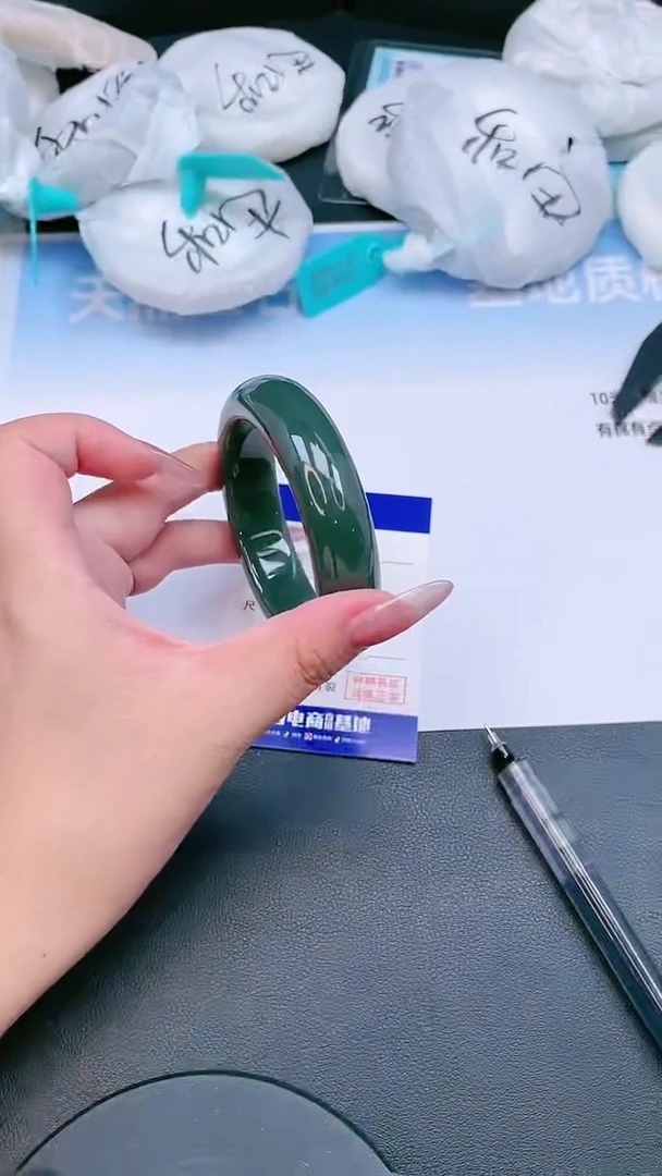 未镶嵌手镯和田玉23T109-55