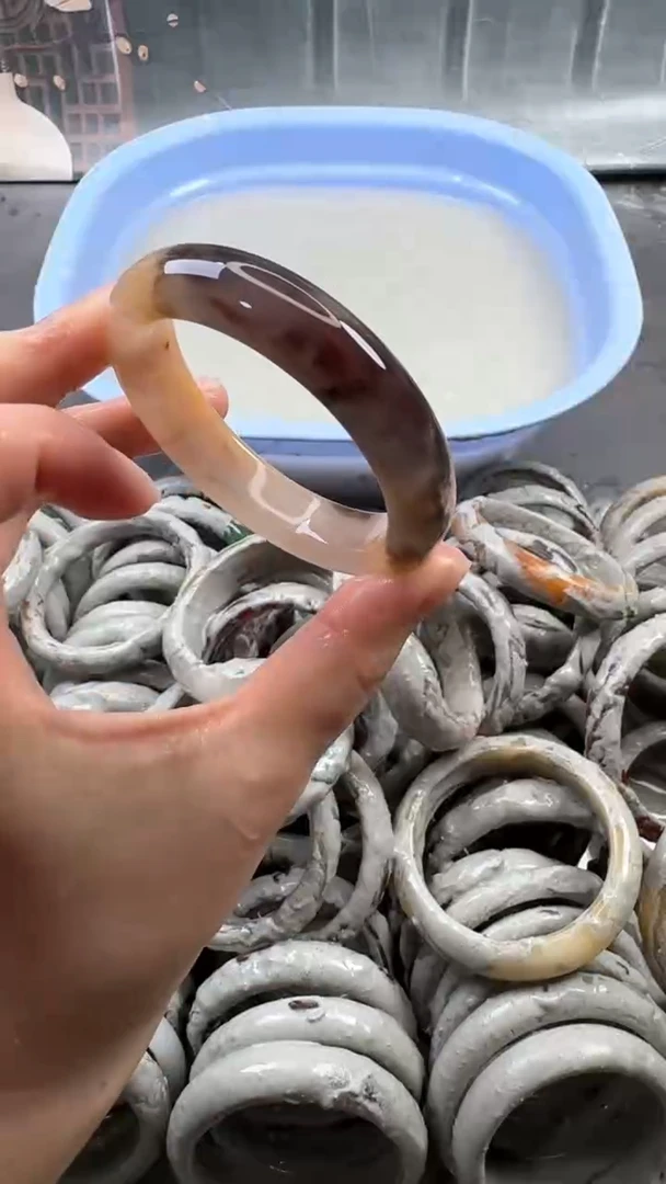 【闪购商品】石英质玉手镯未镶嵌17