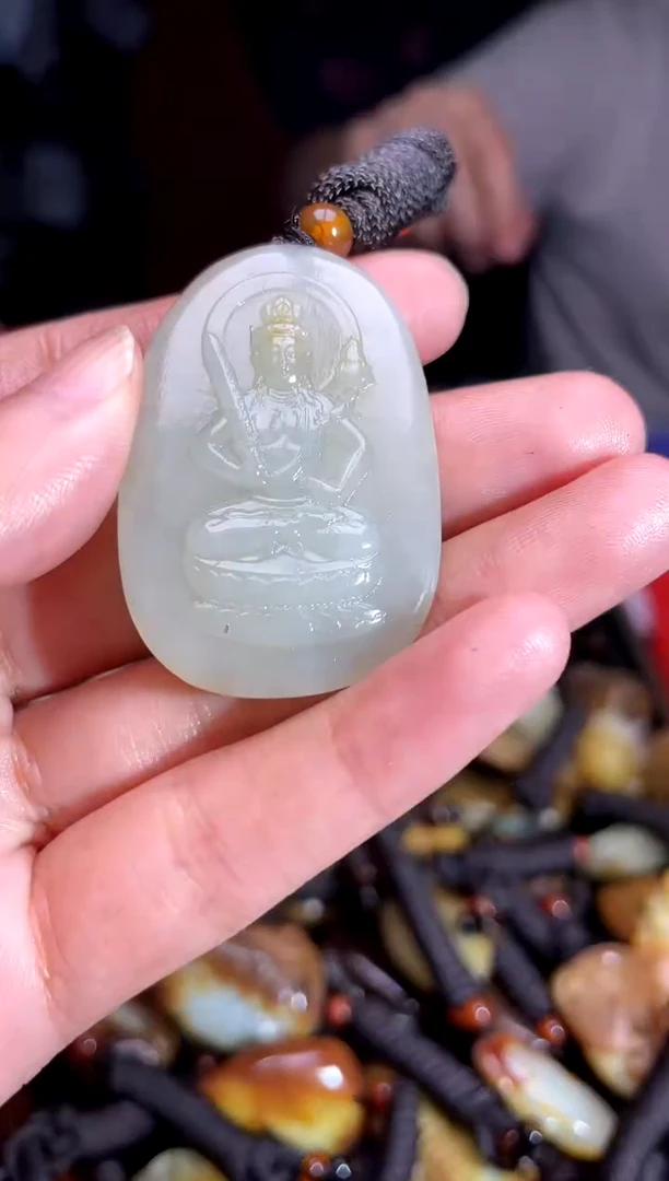 和田玉未镶嵌颈饰1