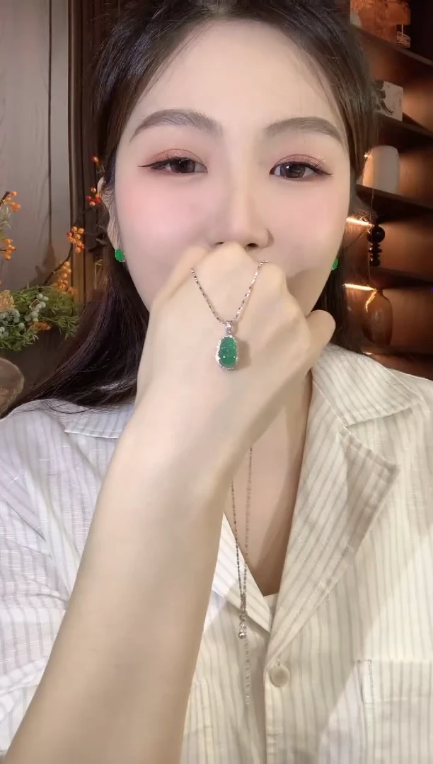 吊坠(不含链)18K金镶嵌翡翠A10翡翠多样性发货一件