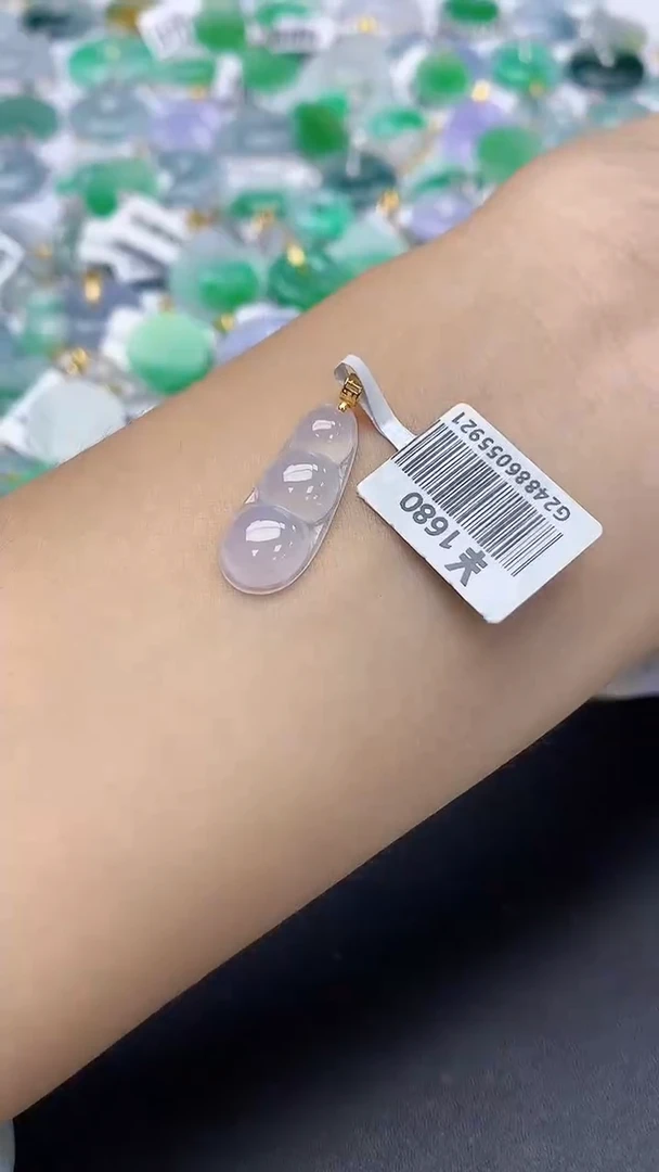 翡翠未镶嵌颈饰天然缅甸a货翡翠