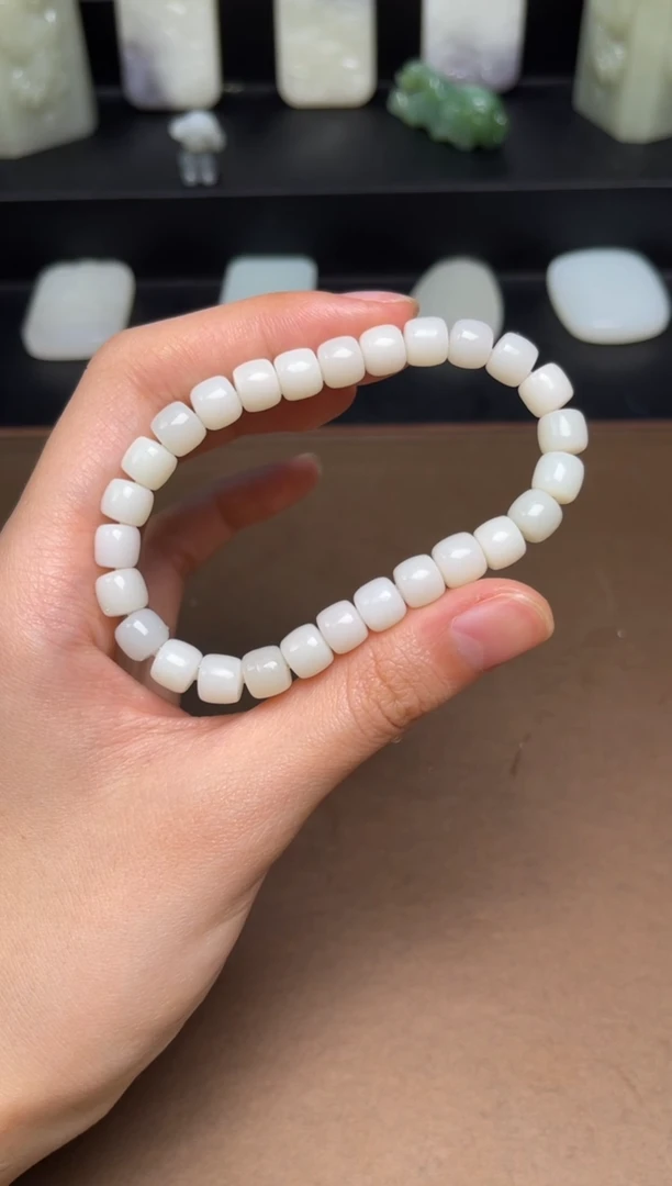 和田玉未镶嵌颈饰12