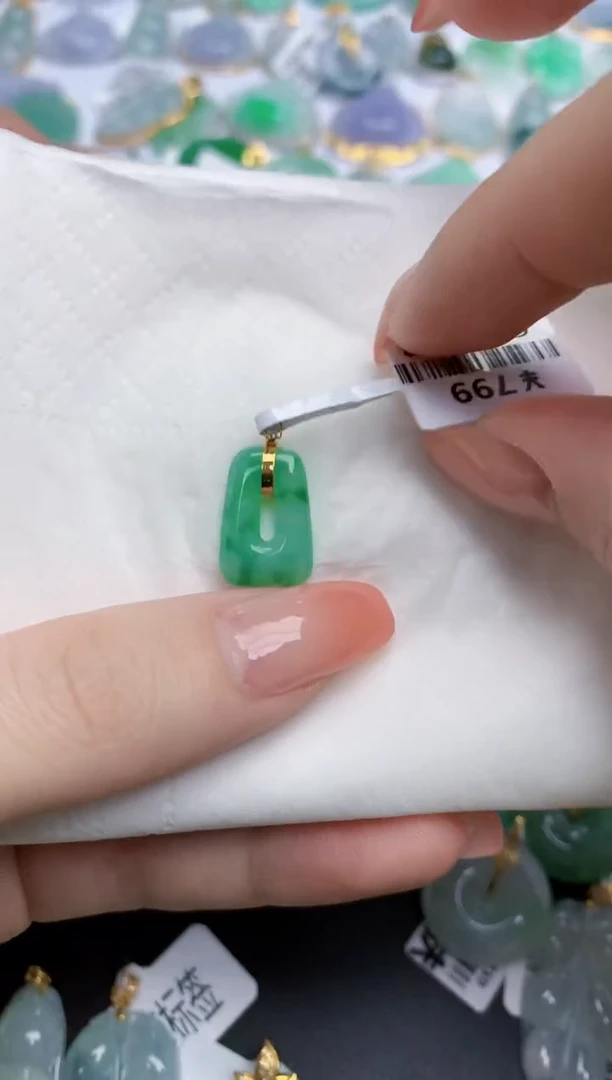 【闪购商品】翡翠颈饰未镶嵌天然缅甸翡翠A货