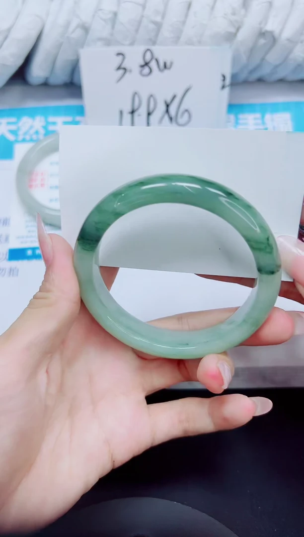 石英质玉手镯未镶嵌320/59.4