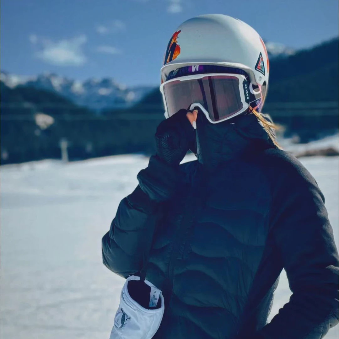 冬日显瘦必杀技！男女款户外轻量羽绒服 针织拼接修身保暖连帽外套