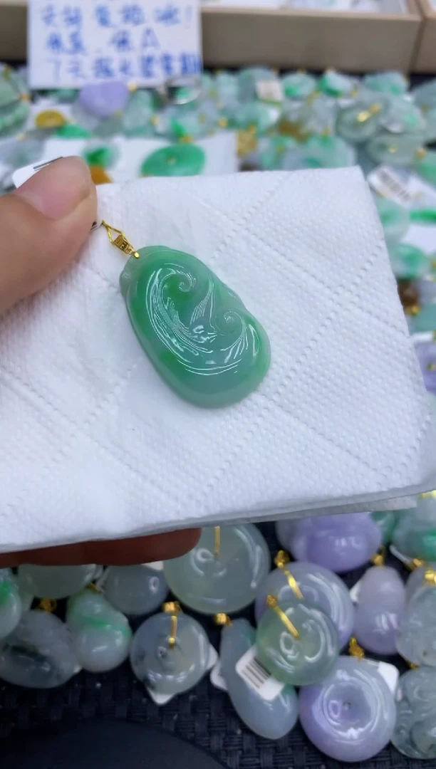 颈饰18K金镶嵌翡翠天然缅甸A货翡翠