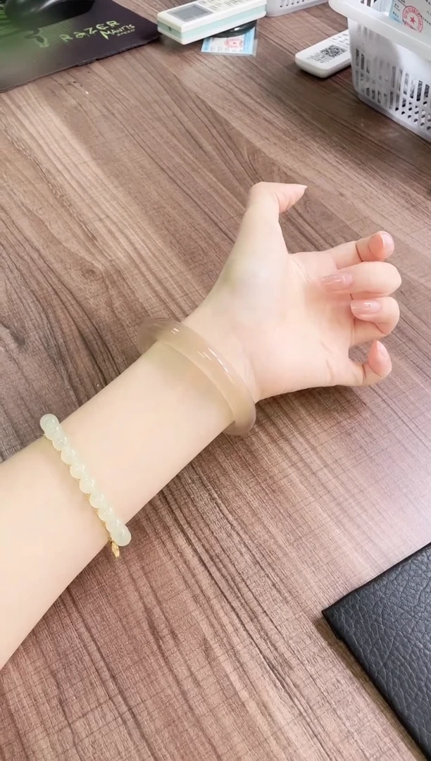 未镶嵌手镯石英质玉109-61