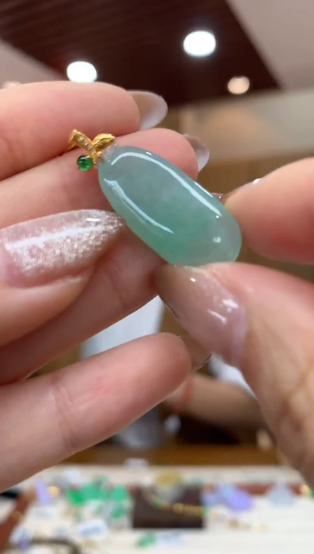 吊坠(不含链)18K金镶嵌翡翠福瓜