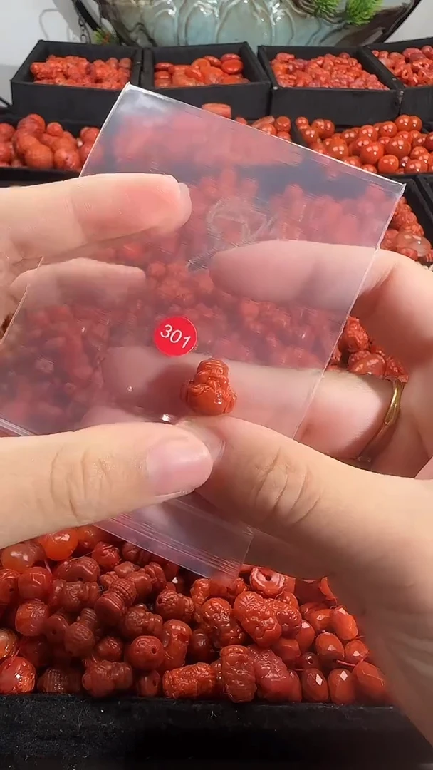 颈饰未镶嵌南红玛瑙1