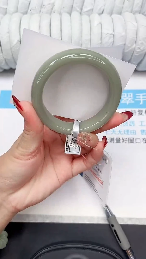 未镶嵌手镯石英质玉14-59.3DK