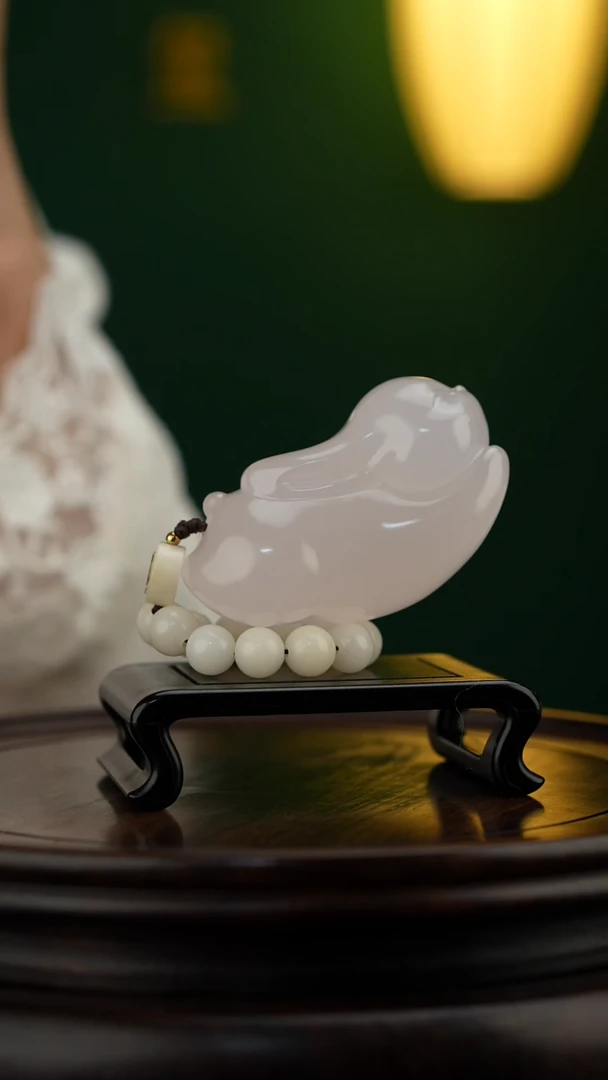 玉【前兔似锦】天然玉石手把件