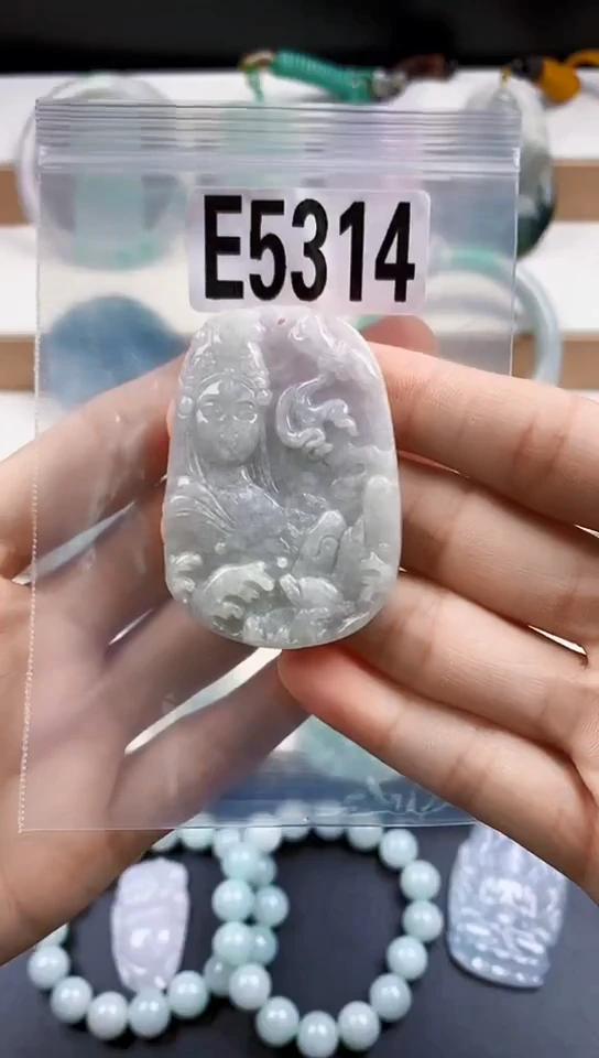 颈饰未镶嵌翡翠天然翡翠吊坠挂件