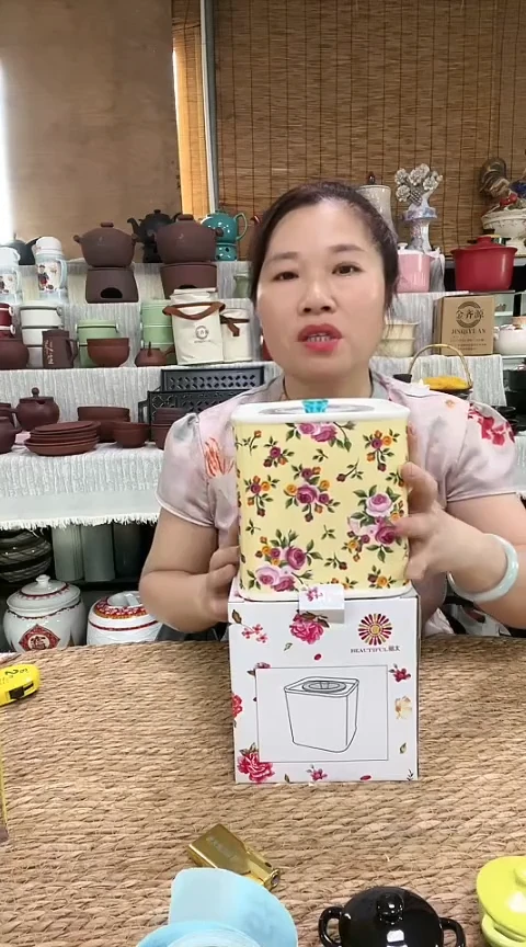瑕疵黄花罐子一个