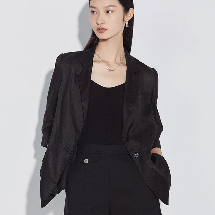 【曼德诗】女装苎麻小西装夏季透气轻薄七分袖老钱风女装M420020