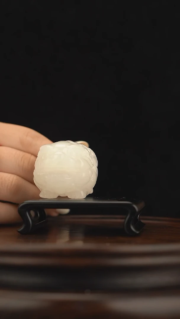 玉【招财貔貅】天然玉石手把件