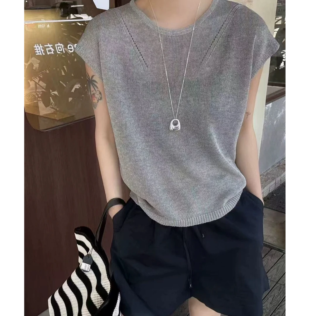 灰色后背扣子设计款百搭夏季和纸纱宽松镂空气质冰感针织上衣
