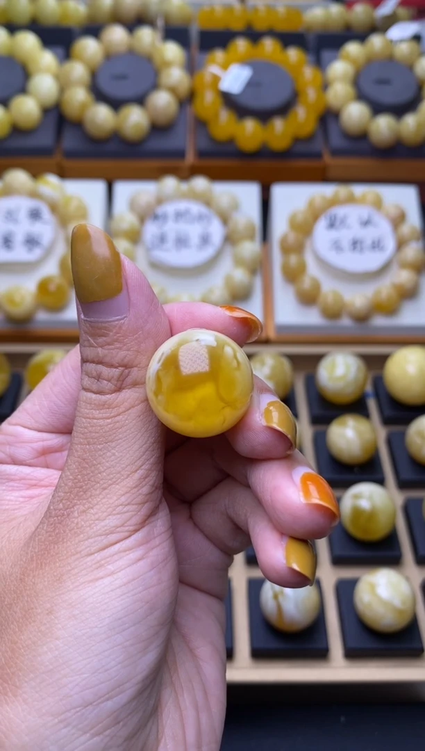 裸石琥珀未镶嵌神***宋大小姐珠宝75