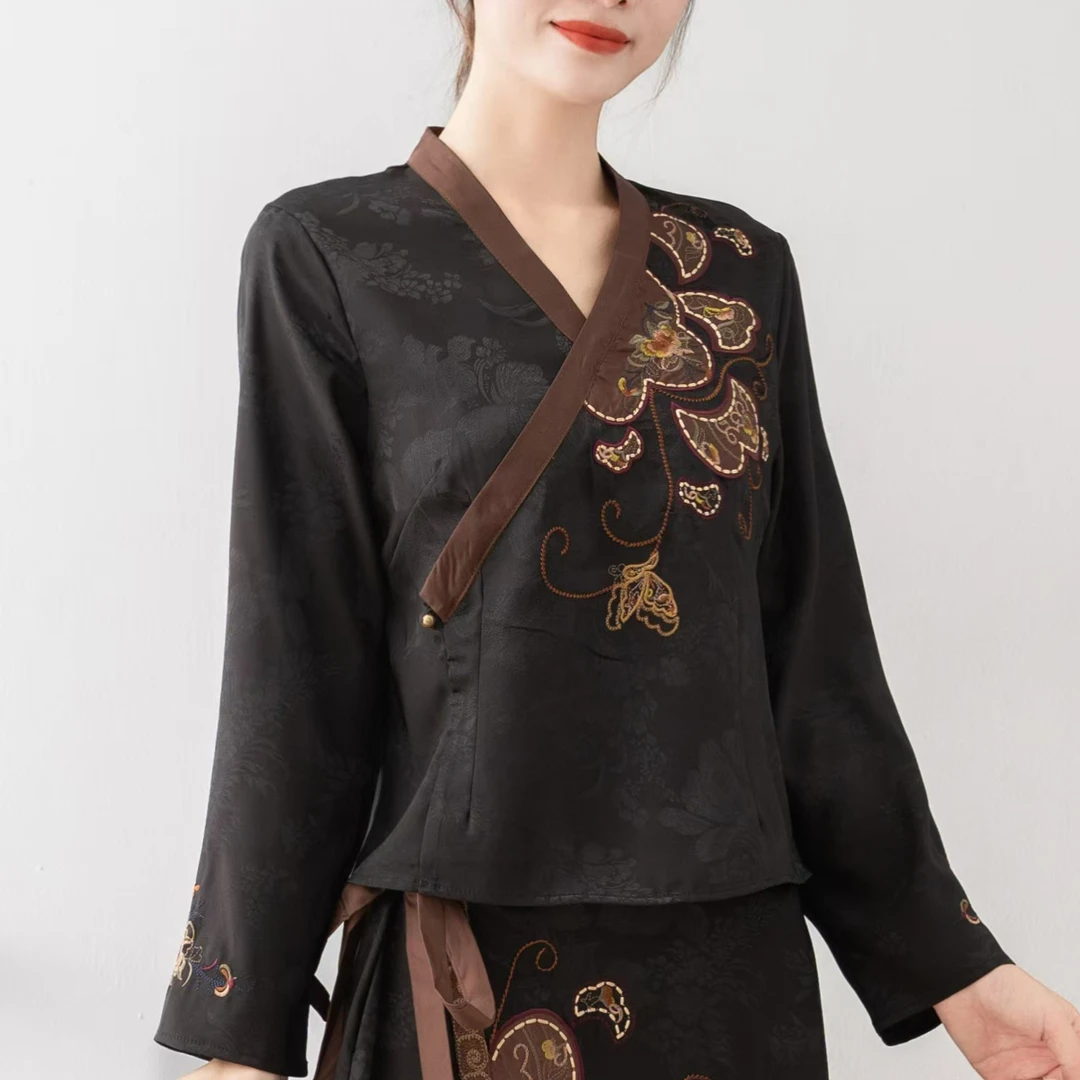 春夏款优雅时尚气质新中式显瘦百搭绣花宽松复古长袖上衣