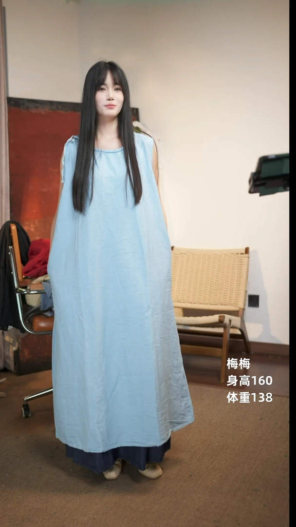 浅蓝牛仔背心裙连衣裙