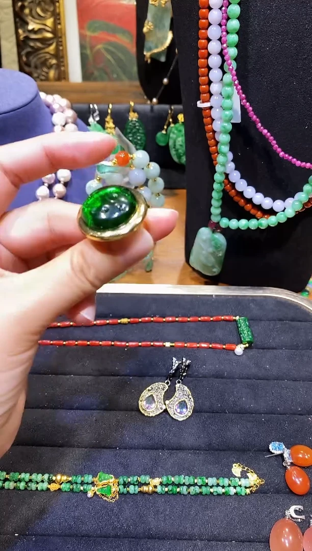 非金属其他（人造材质）琉璃绿色戒指