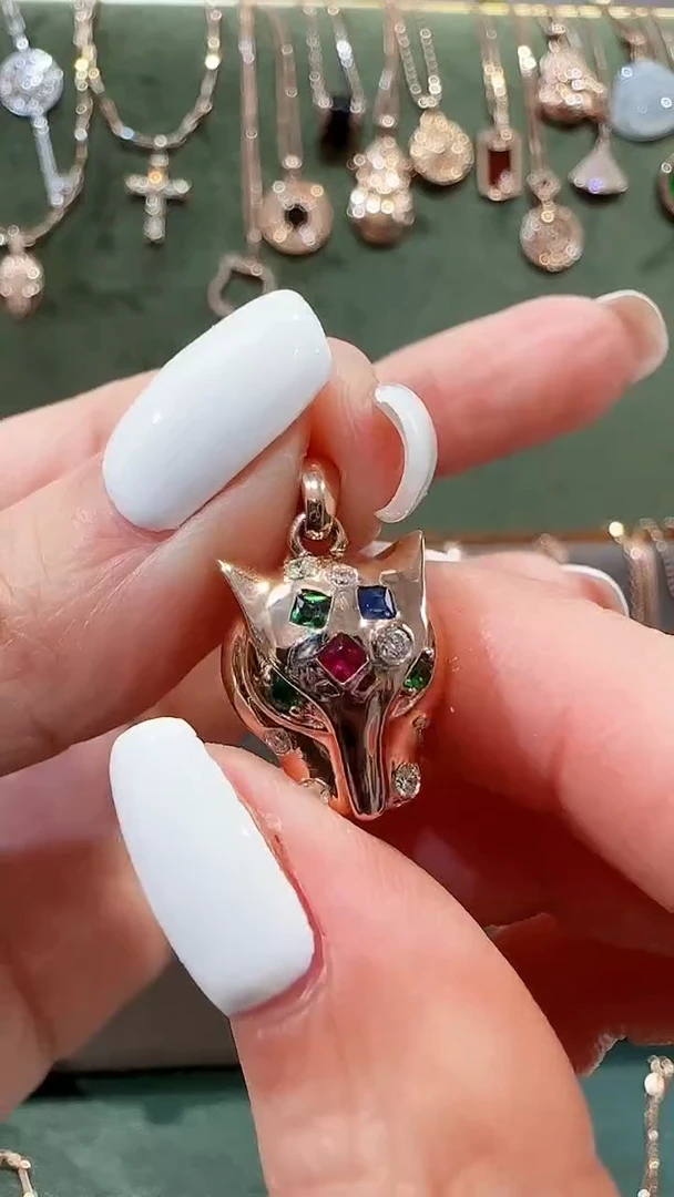 【闪购商品】钻石吊坠(不含链)18K金镶嵌18K金钻石豹子吊坠