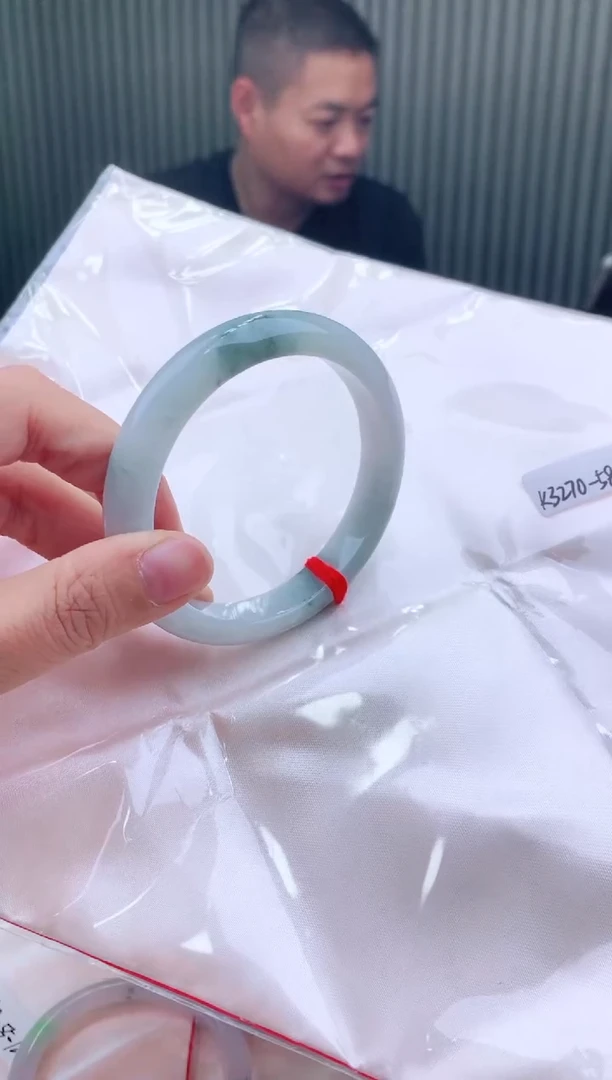 未镶嵌手镯翡翠58