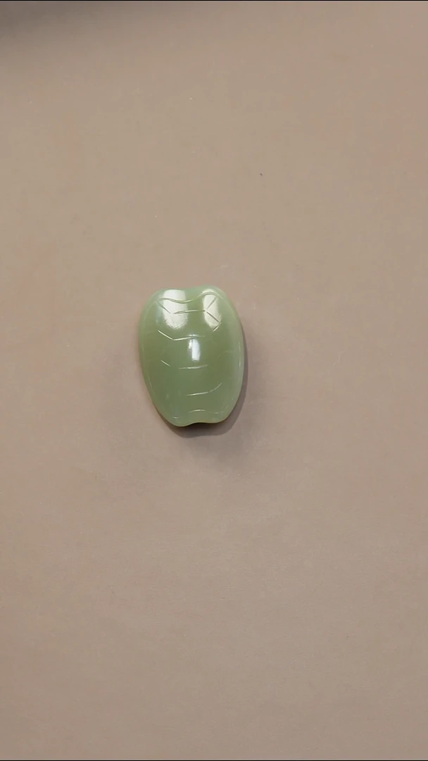 颈饰未镶嵌岫岩老玉（透闪石质玉）1