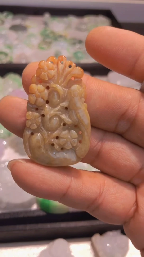 颈饰未镶嵌翡翠花开富贵