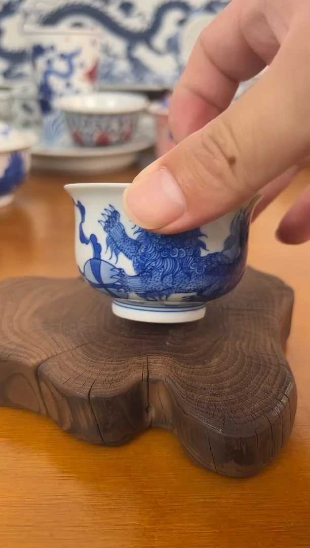 照夜白青花狮子滚绣球主人杯